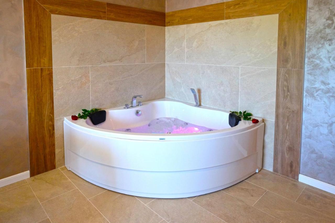 Paradise Hotel & Relax Center Pomorie Ngoại thất bức ảnh