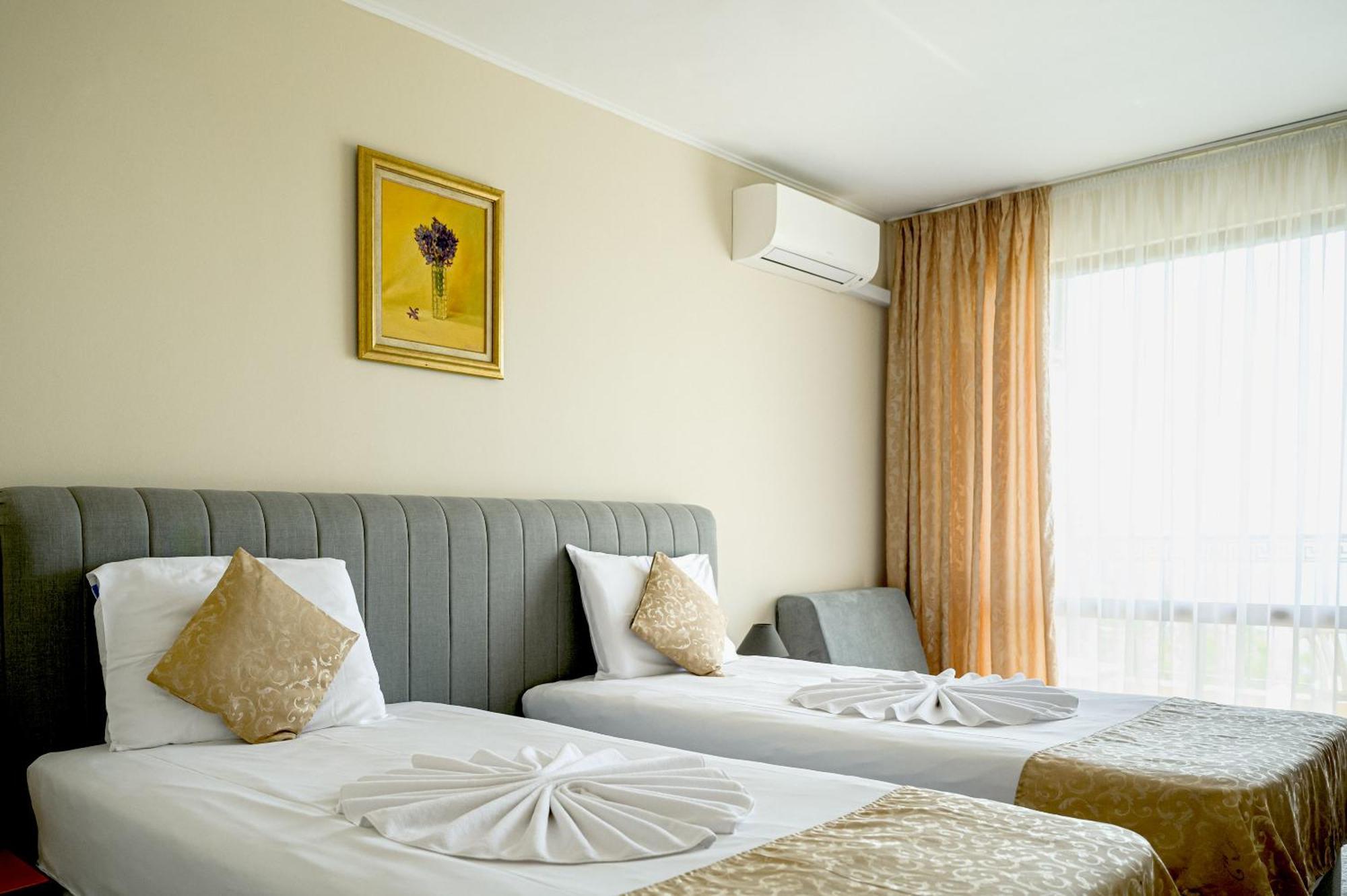 Paradise Hotel & Relax Center Pomorie Ngoại thất bức ảnh