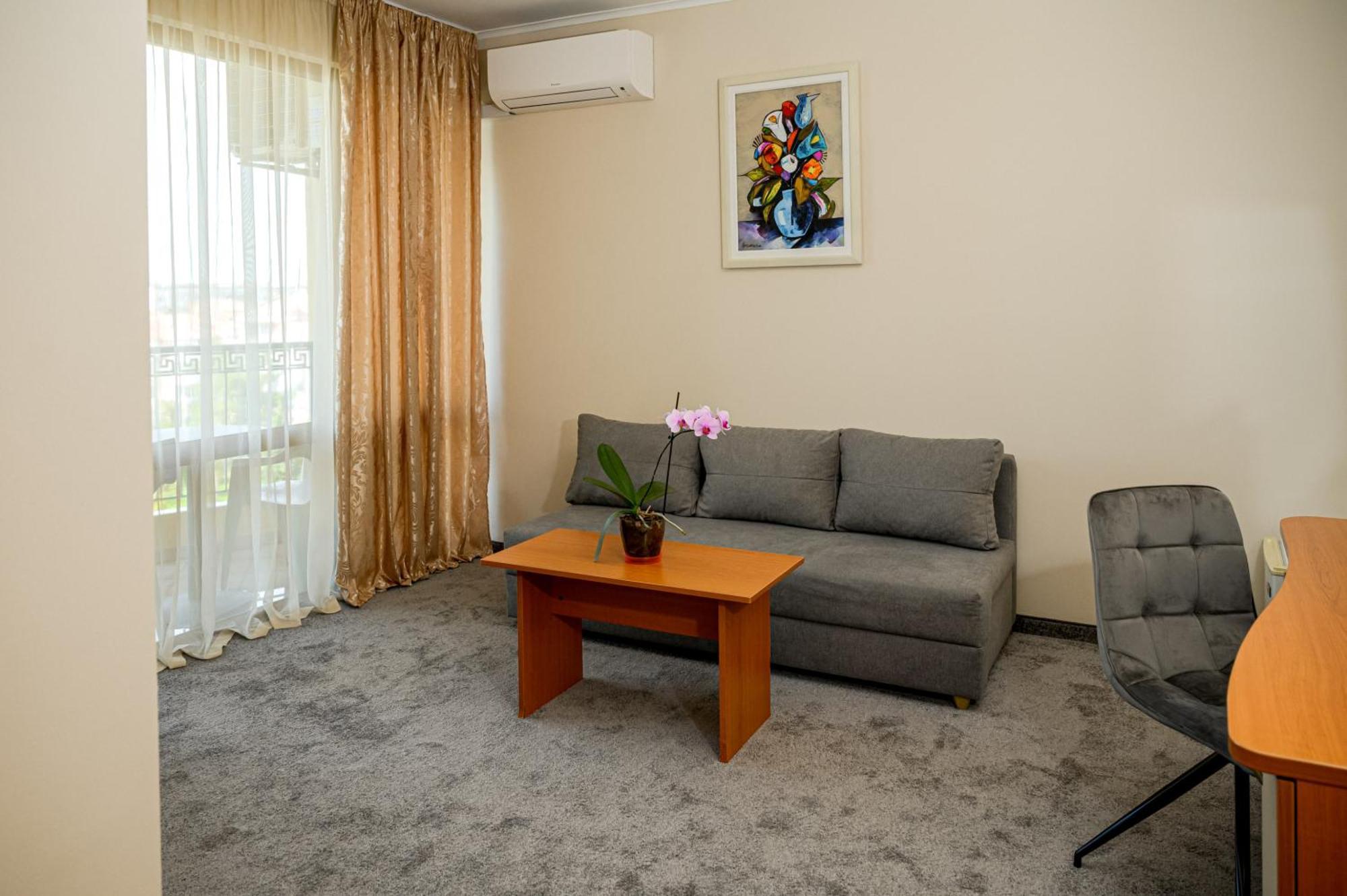 Paradise Hotel & Relax Center Pomorie Ngoại thất bức ảnh