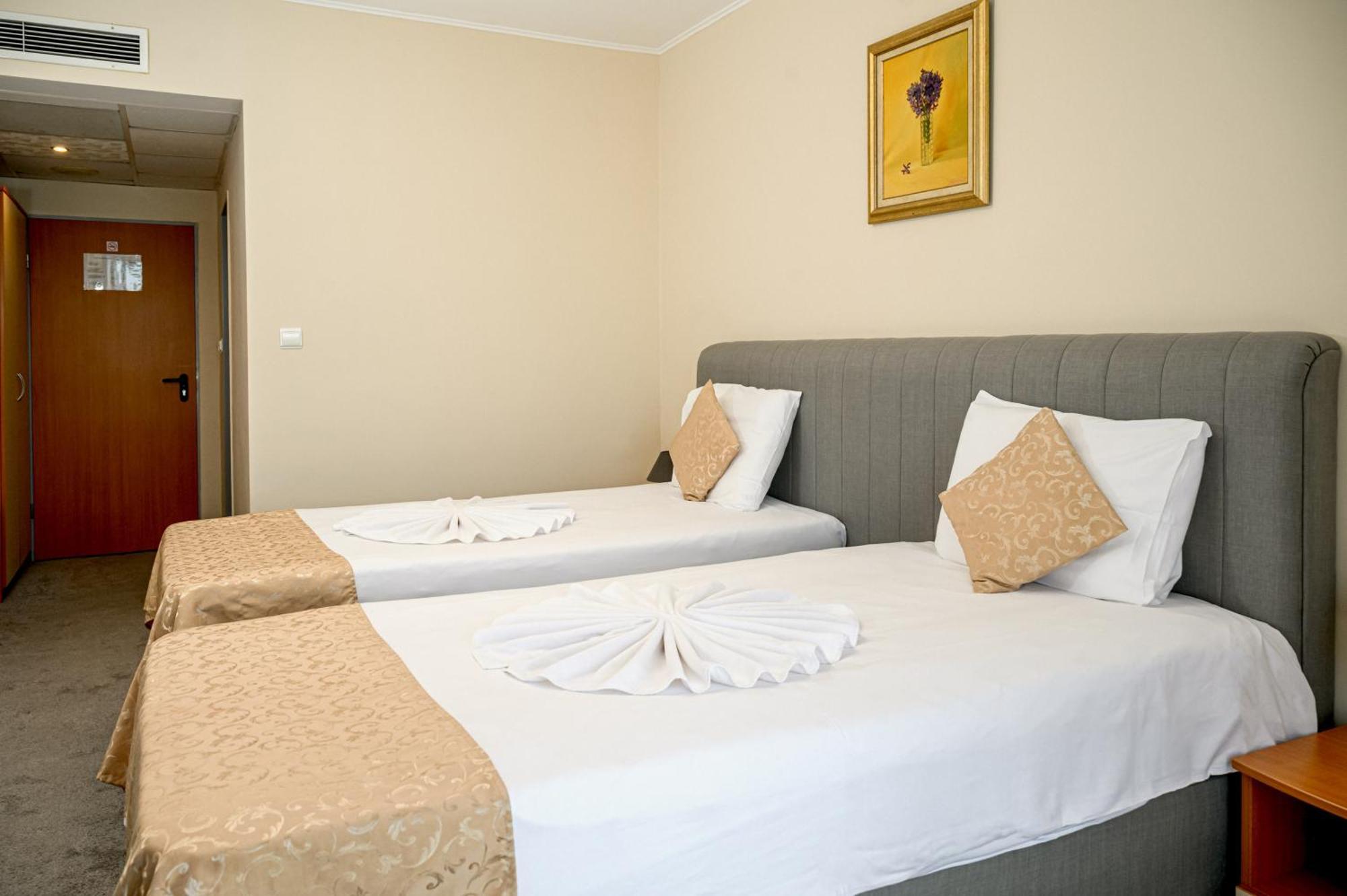 Paradise Hotel & Relax Center Pomorie Ngoại thất bức ảnh
